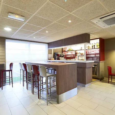 Campanile Troyes Sud - فندق